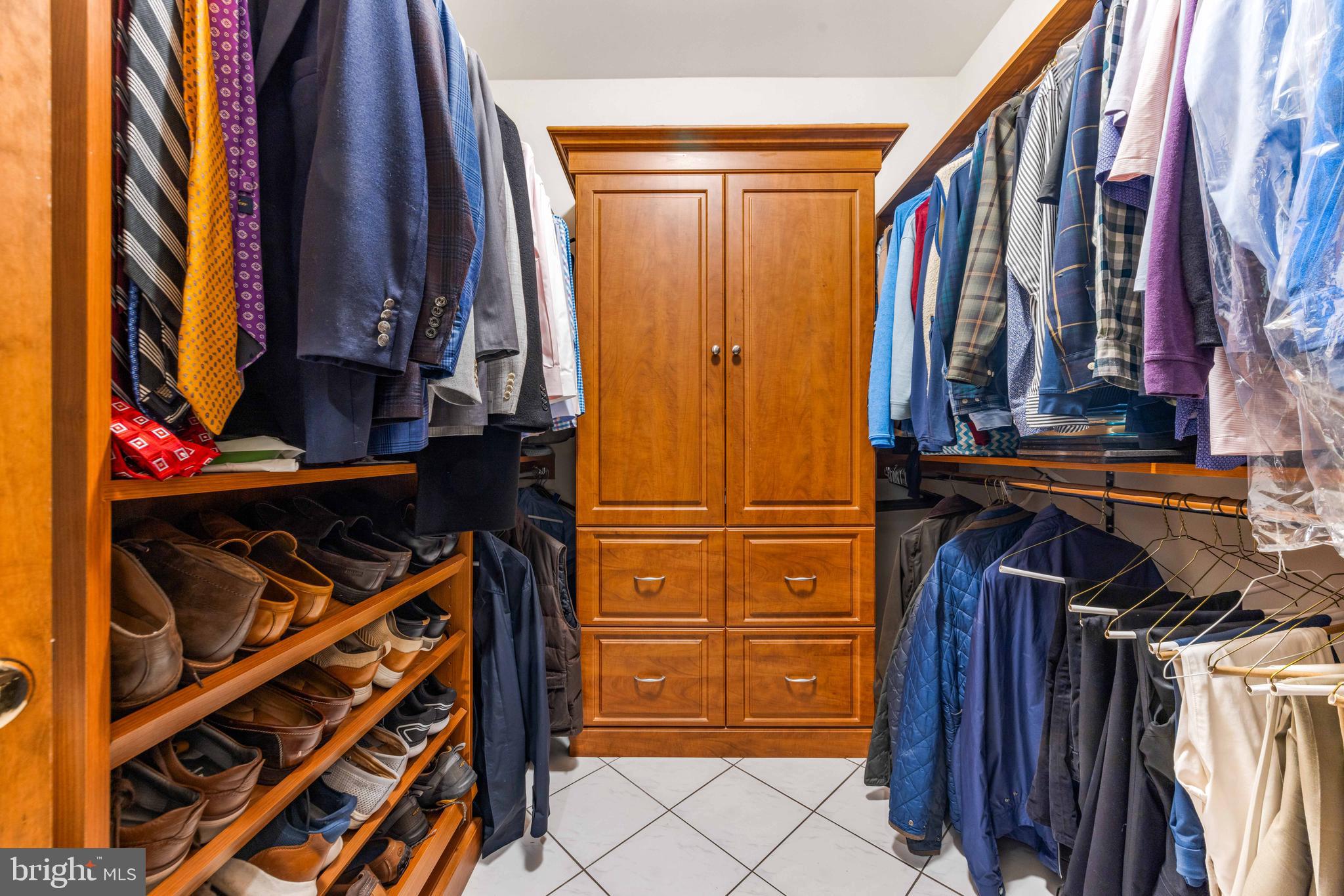 1402 Magers Landing Road Monkton, MD 21111 - Photo 25 of 64 a view of walk in closet with clothes