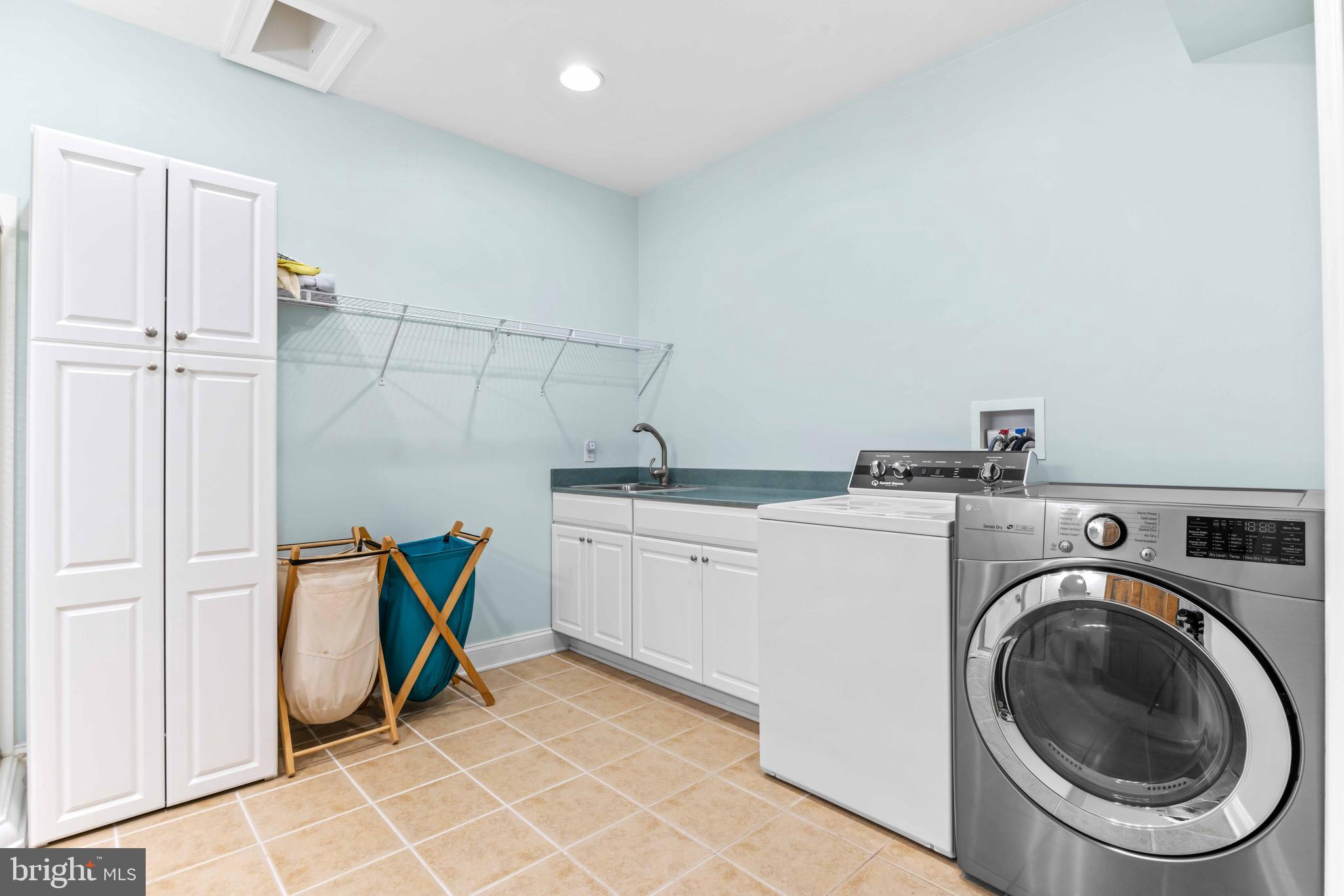 1402 Magers Landing Road Monkton, MD 21111 - Photo 49 of 64 a utility room with dryer and washer