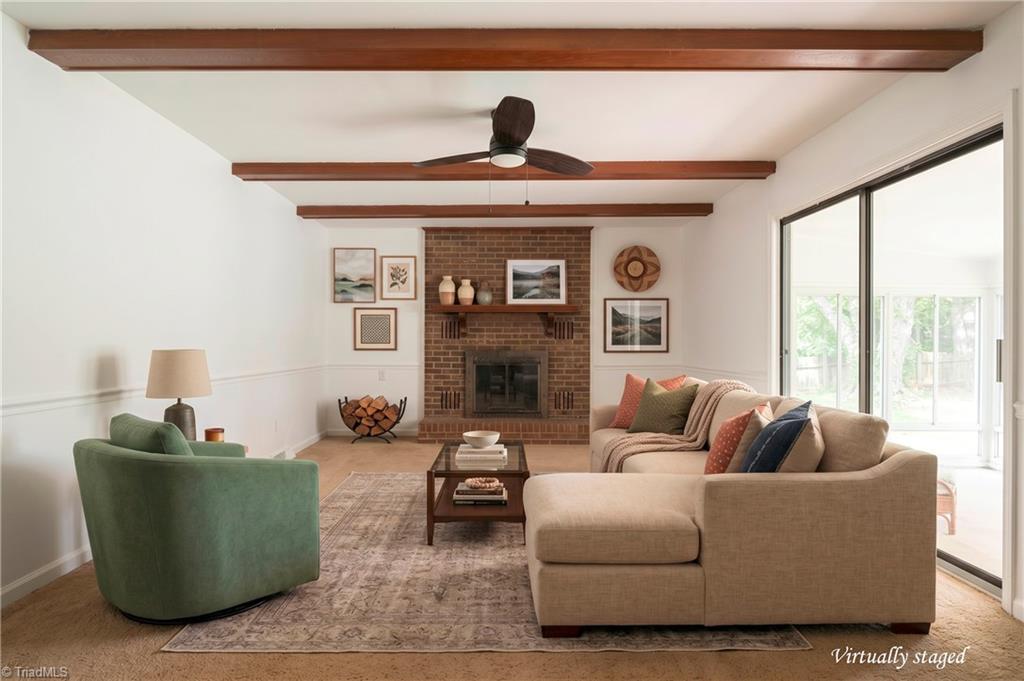 7013 Upland Road Clemmons, NC 27012 - Photo 19 of 43 Family Room (virtually staged)