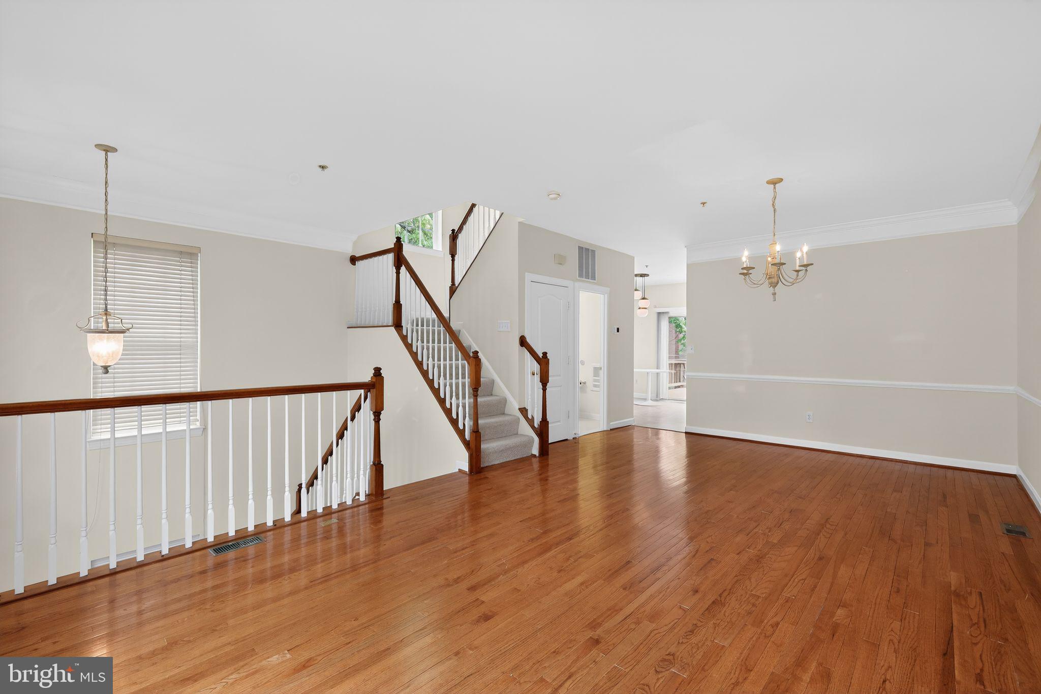 2015 Wheaton Haven Court Silver Spring, MD 20902 - Photo 3 of 30