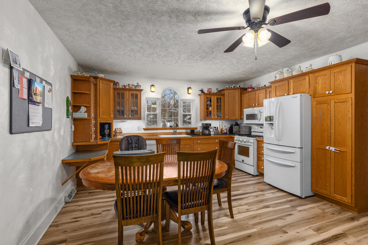 103 West 4th Street Hersey, MI 49639 - Photo 9 of 39 IMG_1008