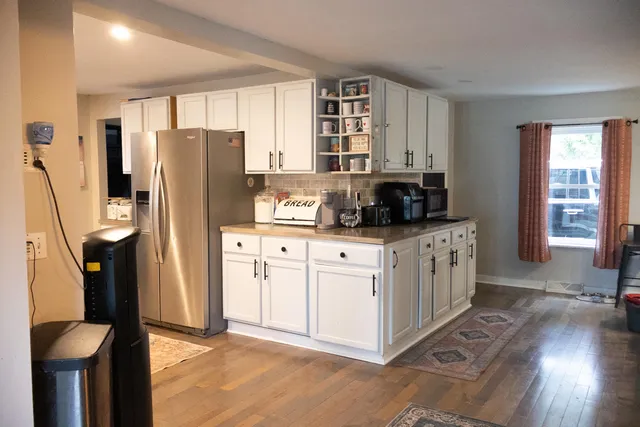 $349,900 | 710 South Elm Street, Three Oaks, MI 49128