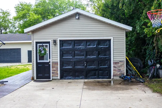 $349,900 | 710 South Elm Street, Three Oaks, MI 49128