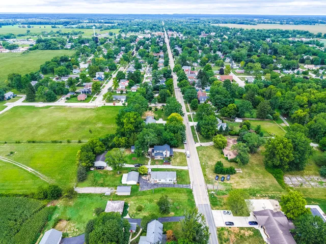 $349,900 | 710 South Elm Street, Three Oaks, MI 49128