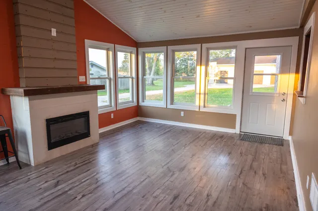 $349,900 | 710 South Elm Street, Three Oaks, MI 49128