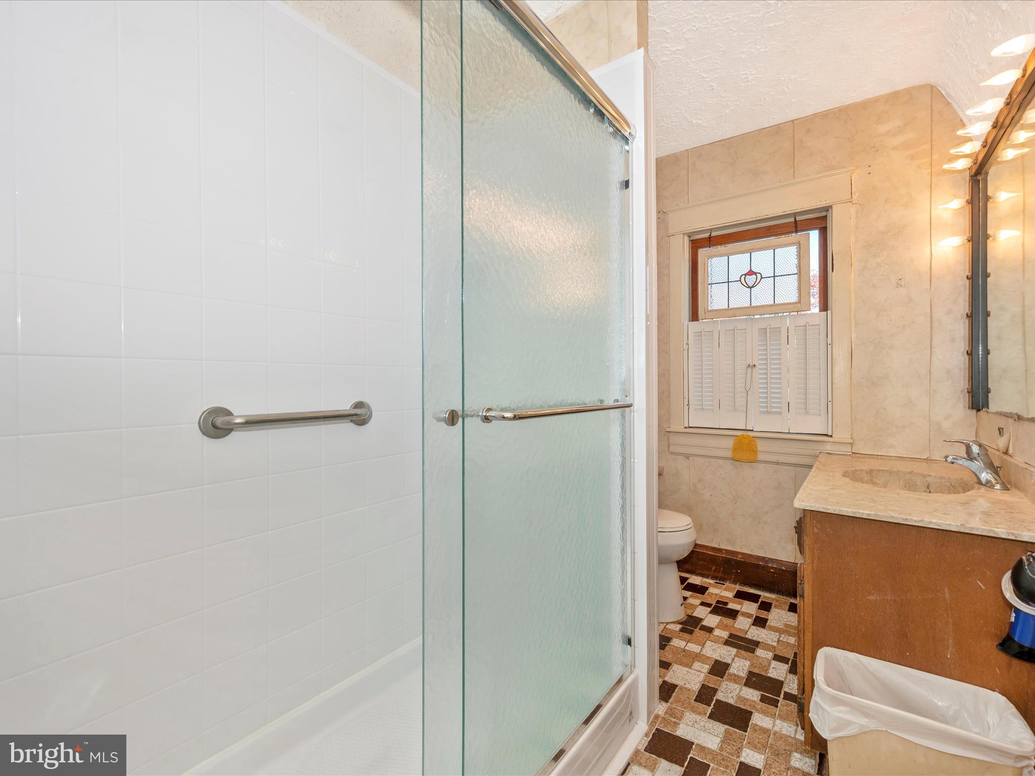 90 Bar Harbor Road Pasadena, MD 21122 - Photo 32 of 44 Bathroom