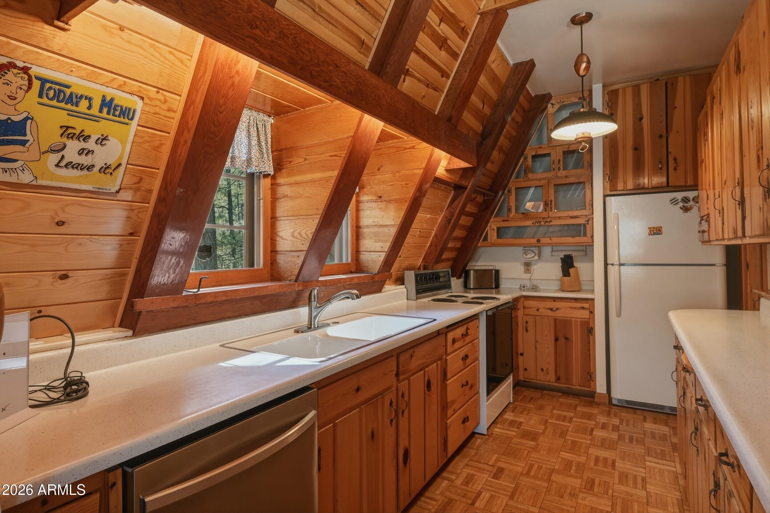 183 West Raven Road Christopher Creek, AZ 85541 - Photo 12 of 70 12_nkn_7110