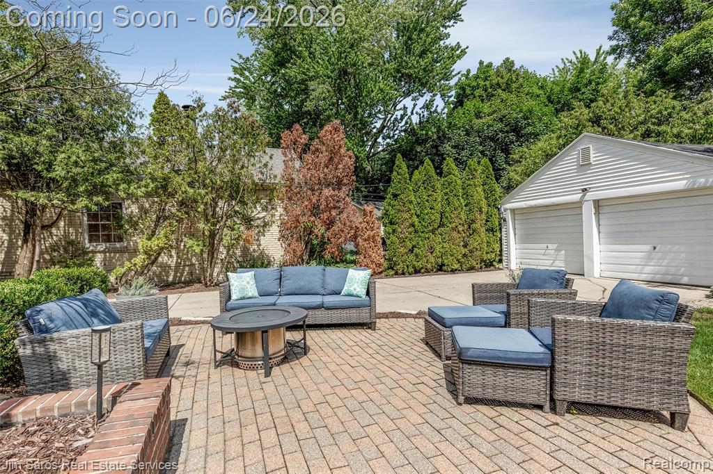 461 Allard Road Grosse Pointe, MI 48236 - Photo 15 of 38