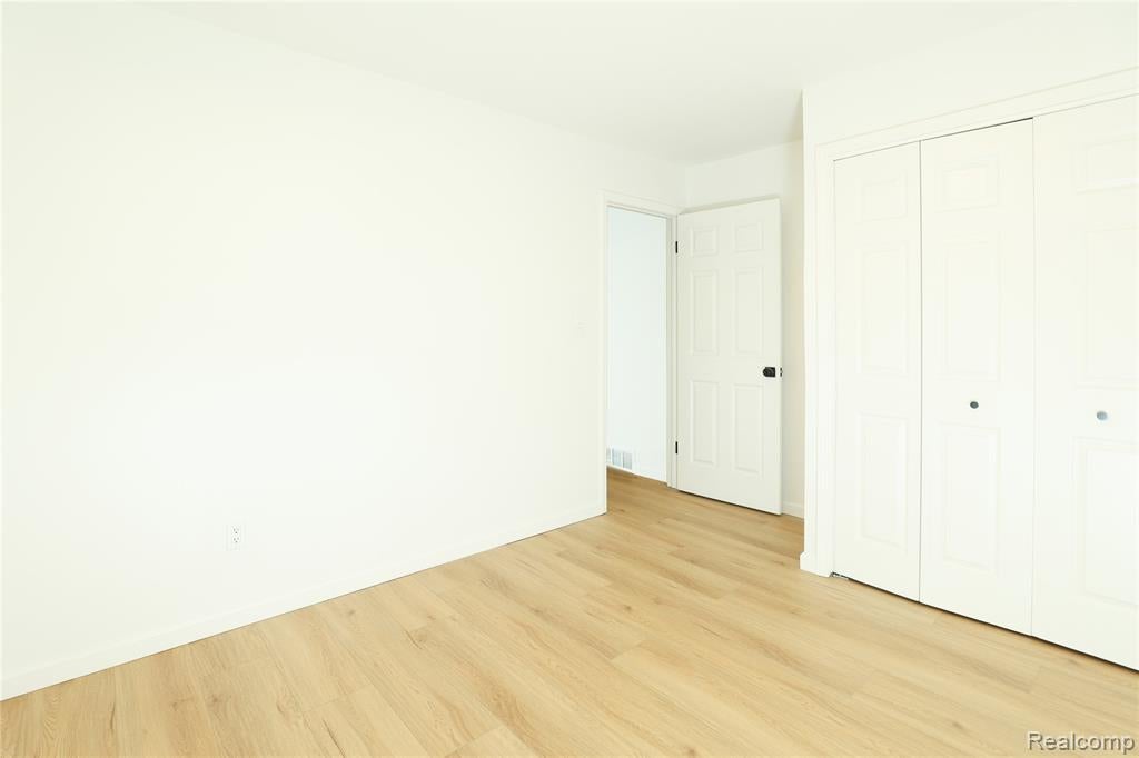24095 Farmington Road Farmington, MI 48336 - Photo 36 of 51 Gallery Image 36