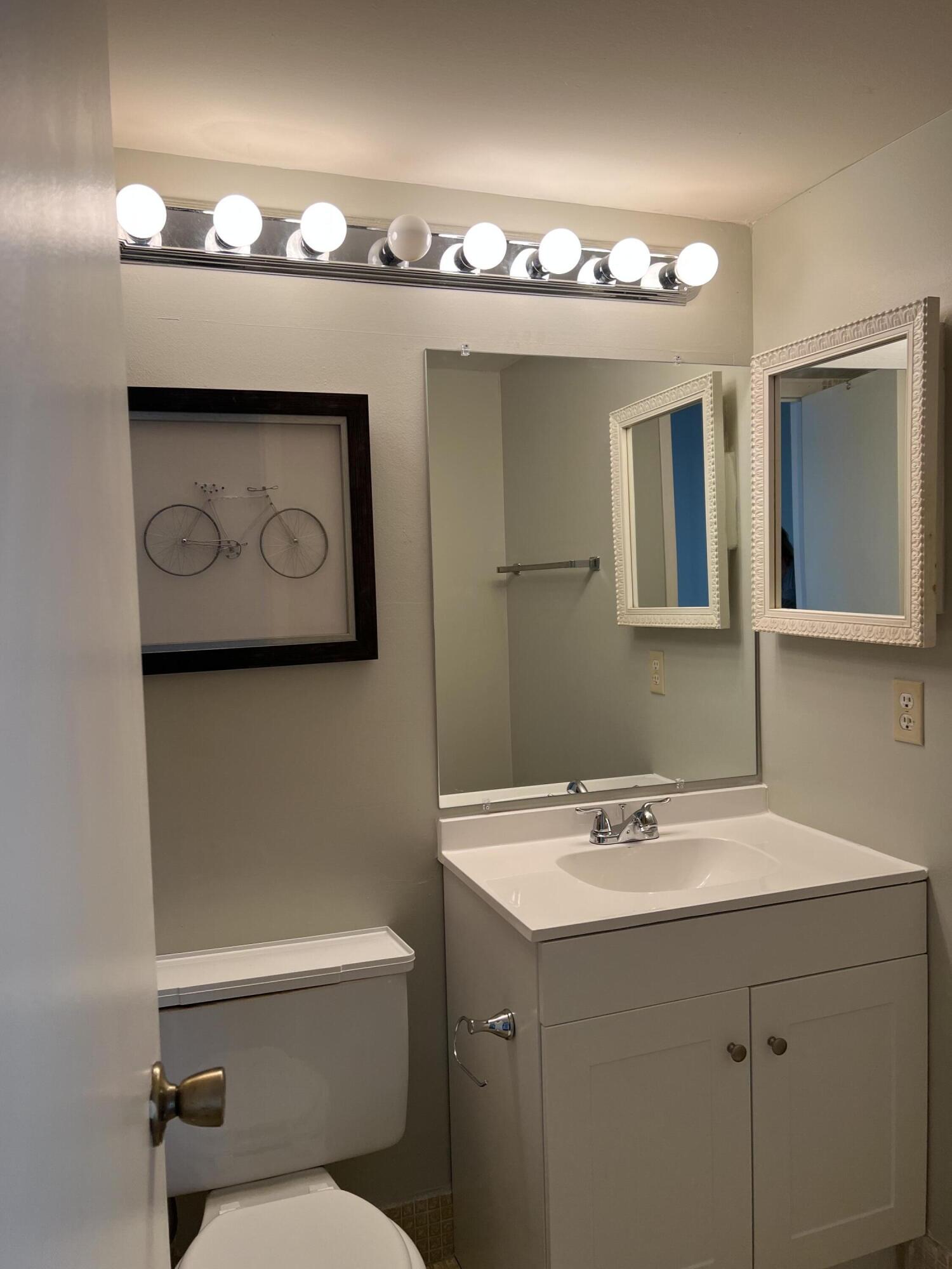 68 Fanshaw B Boca Raton, FL 33434 - Photo 6 of 23 IMG_7920