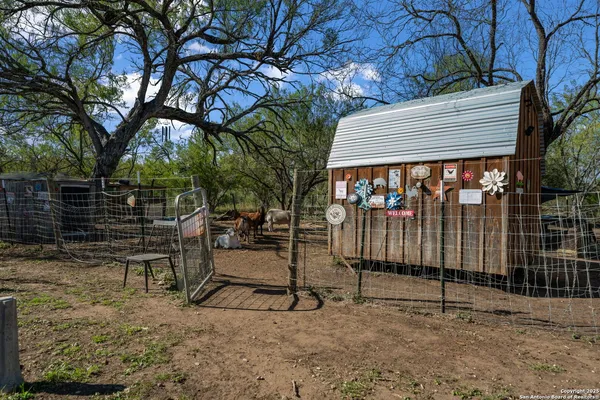 $5,000,000 | 14350 Interstate 35 Access Road, Von Ormy, TX 78073