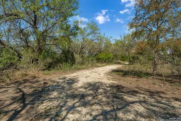 $5,000,000 | 14350 Interstate 35 Access Road, Von Ormy, TX 78073