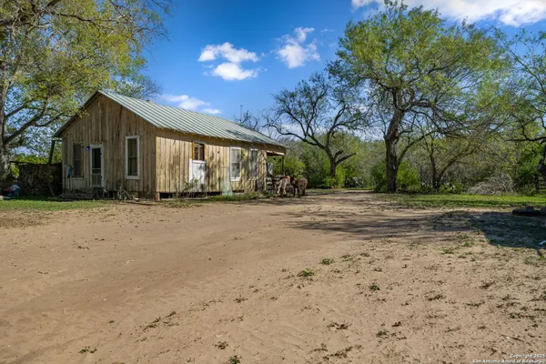 $5,000,000 | 14350 Interstate 35 Access Road, Von Ormy, TX 78073