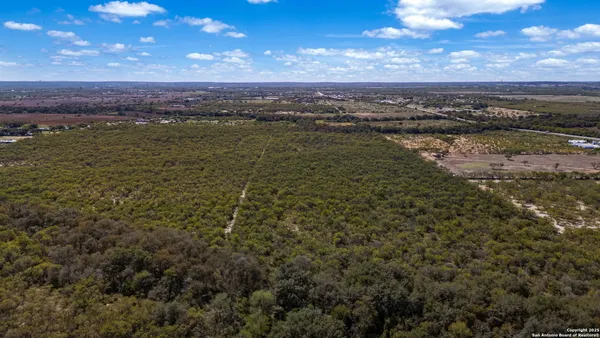 $5,000,000 | 14350 Interstate 35 Access Road, Von Ormy, TX 78073
