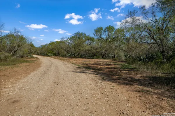 $5,000,000 | 14350 Interstate 35 Access Road, Von Ormy, TX 78073