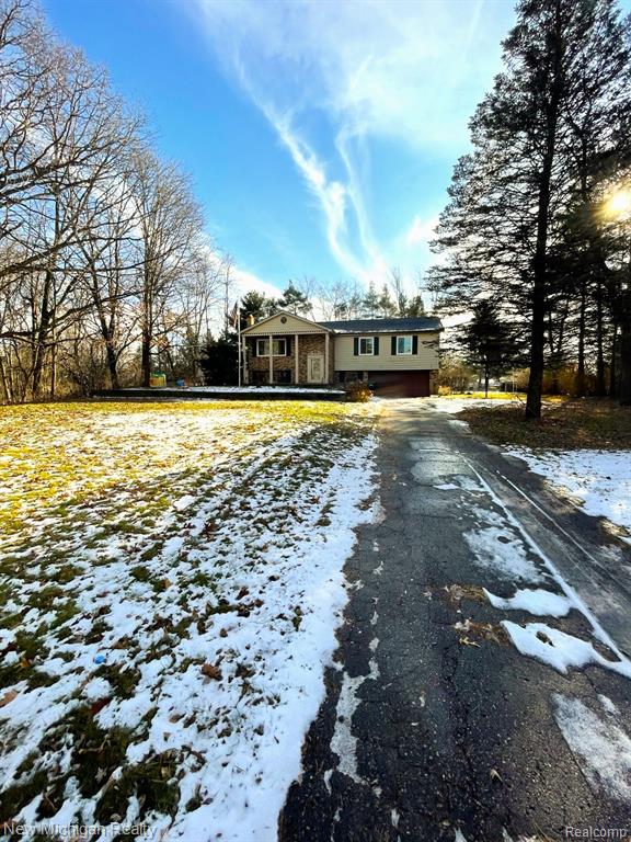 9380 Bennett Lake Road Fenton, MI 48430 - Photo 2 of 37