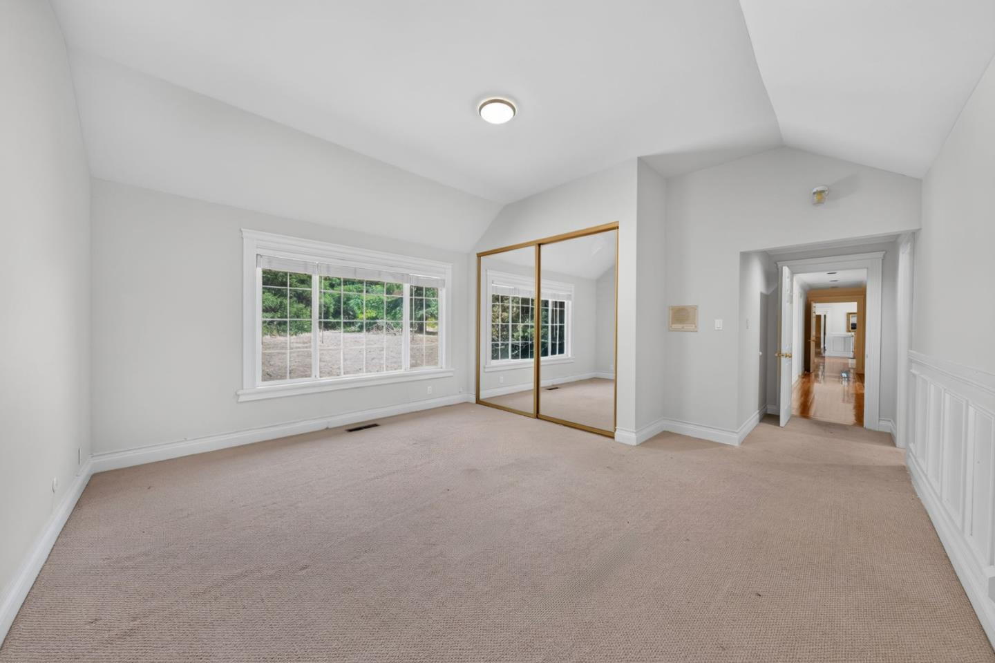 25489 Palomares Road Castro Valley, CA 94552 - Photo 6 of 16 Gallery Image 6