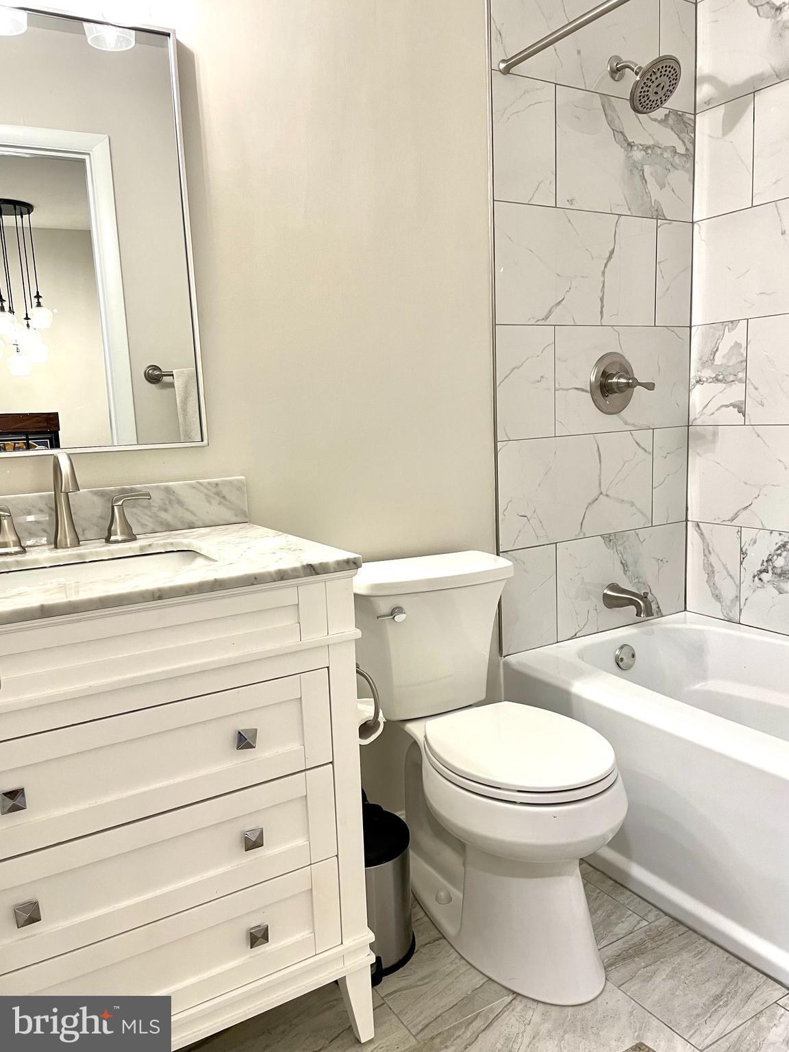 1118 Challedon Road Great Falls, VA 22066 - Photo 13 of 24 Hall Bath on main level