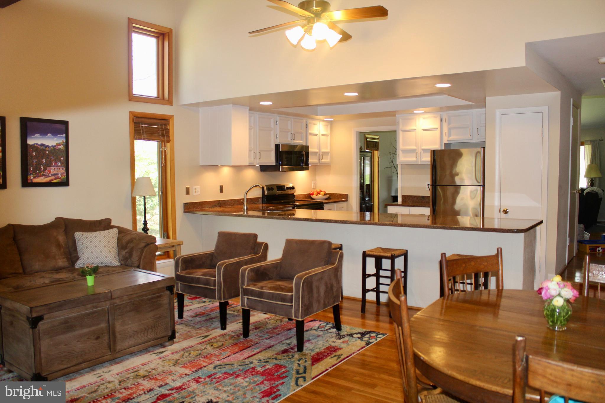 1118 Challedon Road Great Falls, VA 22066 - Photo 5 of 24 Family Room