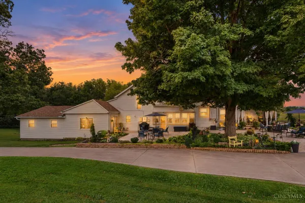 $629,900 | 5612 Jacksonburg Road, Trenton, OH 45067