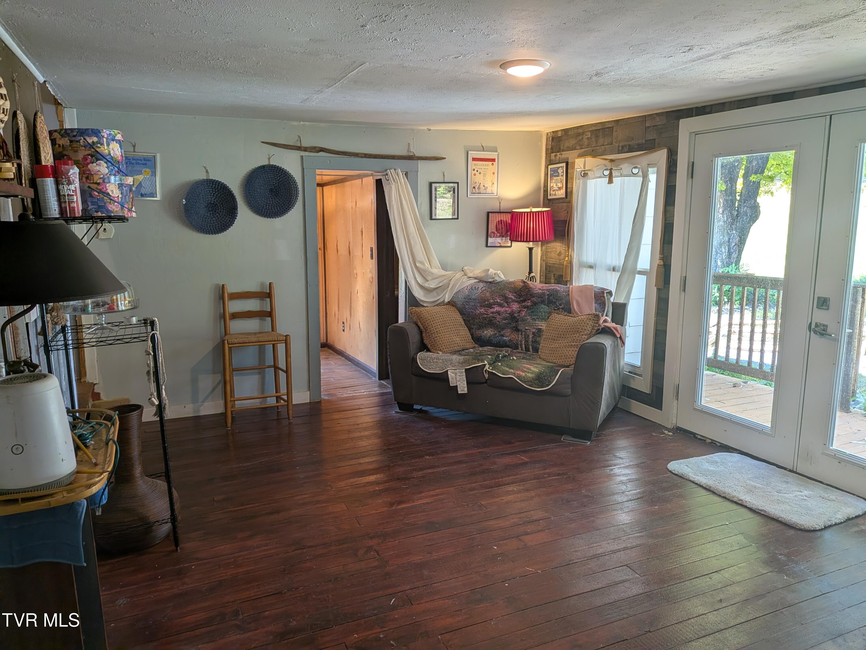 580 Cartwheel Road Greeneville, TN 37743 - Photo 5 of 30 PXL_20261005_190742400