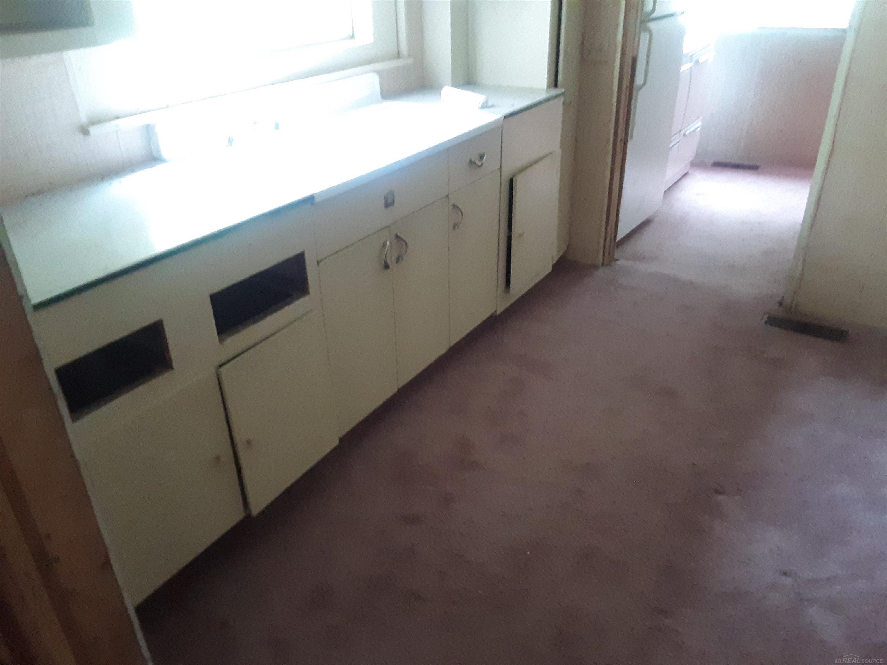 4405 Black River Road Croswell, MI 48422 - Photo 6 of 8 50184048-be43066a-962b-4a5a-90fe-2185ff3cd461.JPG