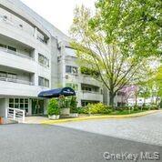 100 Cutter Mill Road, Unit 4V Great Neck, NY 11021 - Photo 1 of 14
