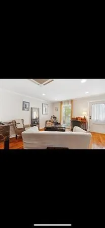 $1,800 | 4910 Laurel Street, Unit REAR, New Orleans, LA 70115