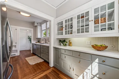 $1,495,000 | 806 Mandana Boulevard, Oakland, CA 94610