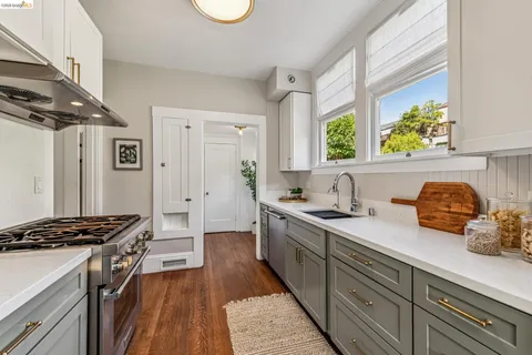 $1,495,000 | 806 Mandana Boulevard, Oakland, CA 94610