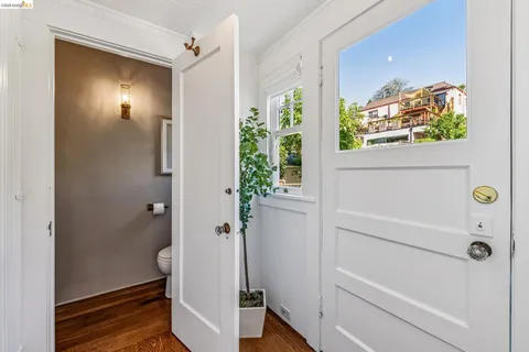$1,495,000 | 806 Mandana Boulevard, Oakland, CA 94610