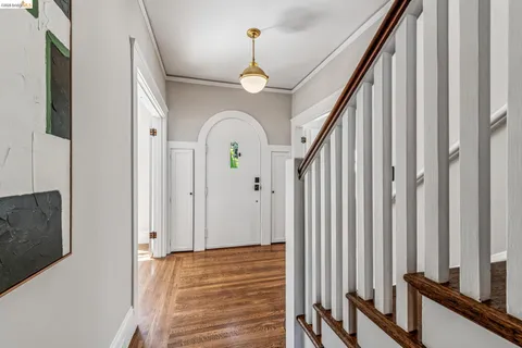 $1,495,000 | 806 Mandana Boulevard, Oakland, CA 94610