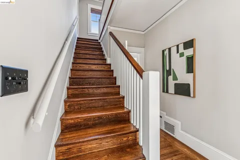 $1,495,000 | 806 Mandana Boulevard, Oakland, CA 94610