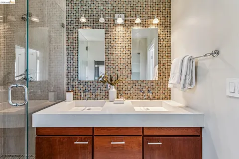 $1,495,000 | 806 Mandana Boulevard, Oakland, CA 94610