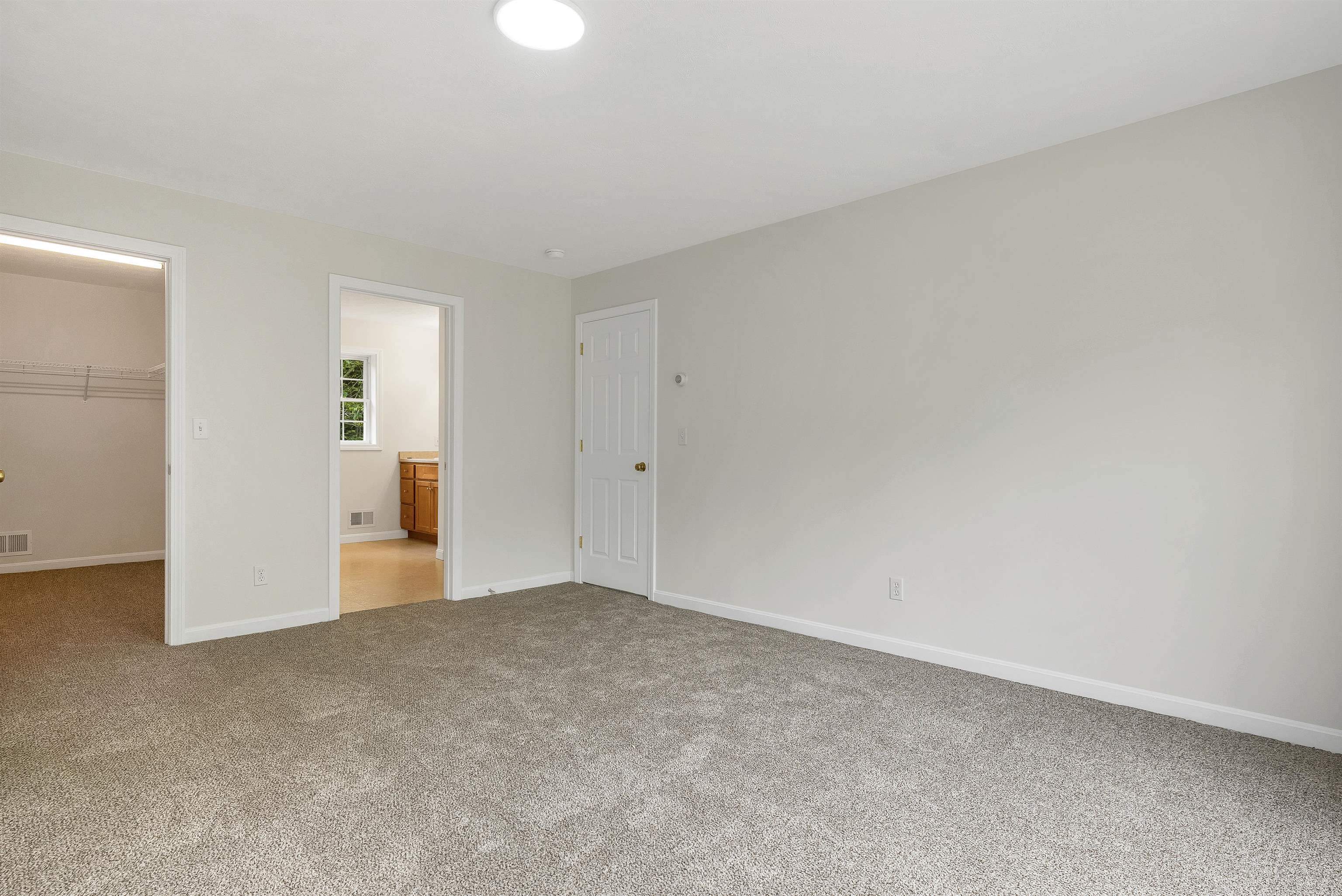 166 Sandown Road, Unit 4 Fremont, NH 03044 - Photo 16 of 40 Gallery Image 16