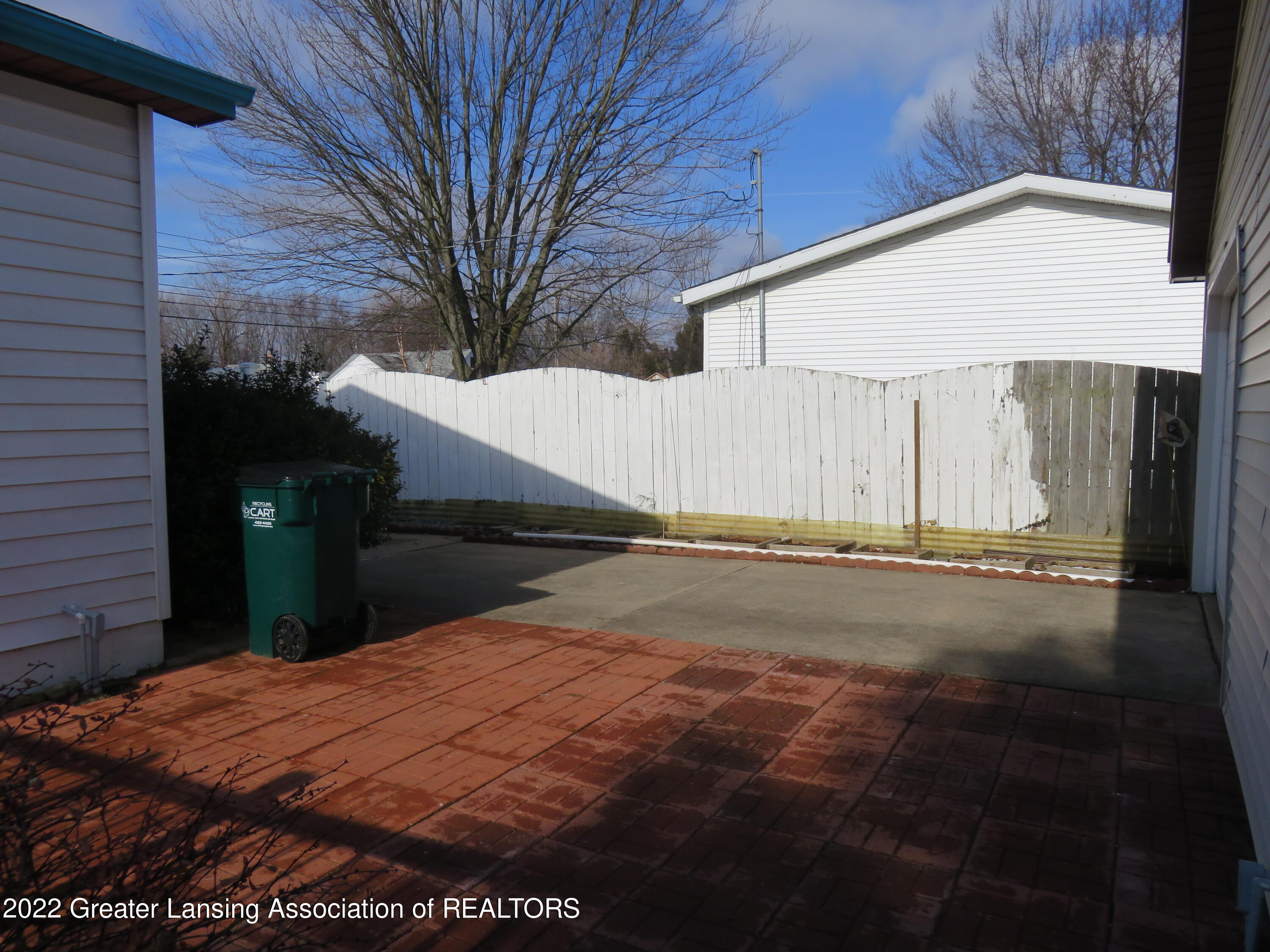 5313 Hughes Road Lansing, MI 48911 - Photo 9 of 33 IMG_3712