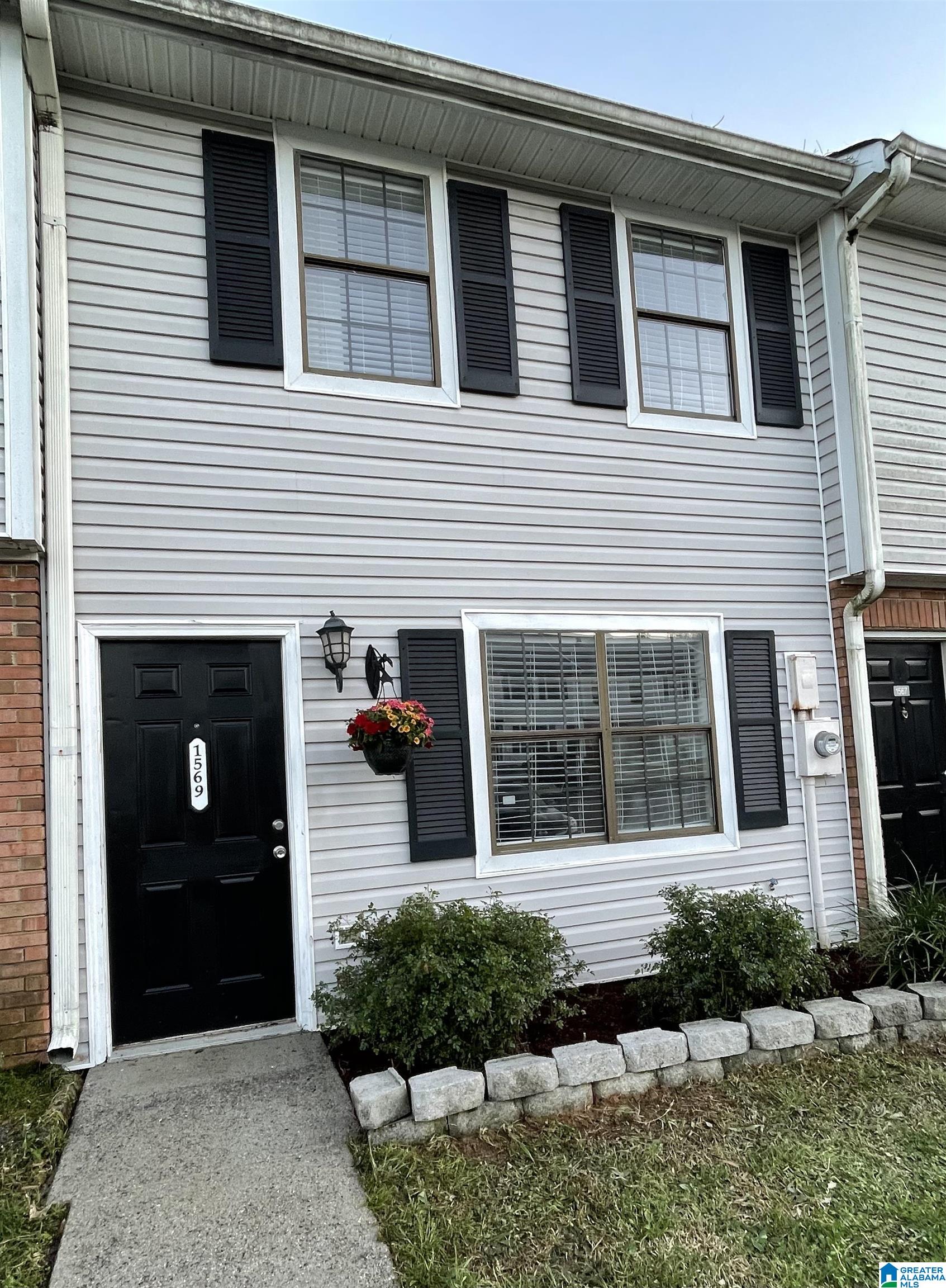 1569 Applegate Lane Alabaster, AL 35007 - Photo 2 of 8 Gallery Image 2
