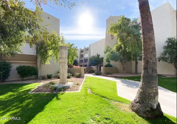 $2,000 | 7625 East Camelback Road, Unit 142A, Scottsdale, AZ 85251