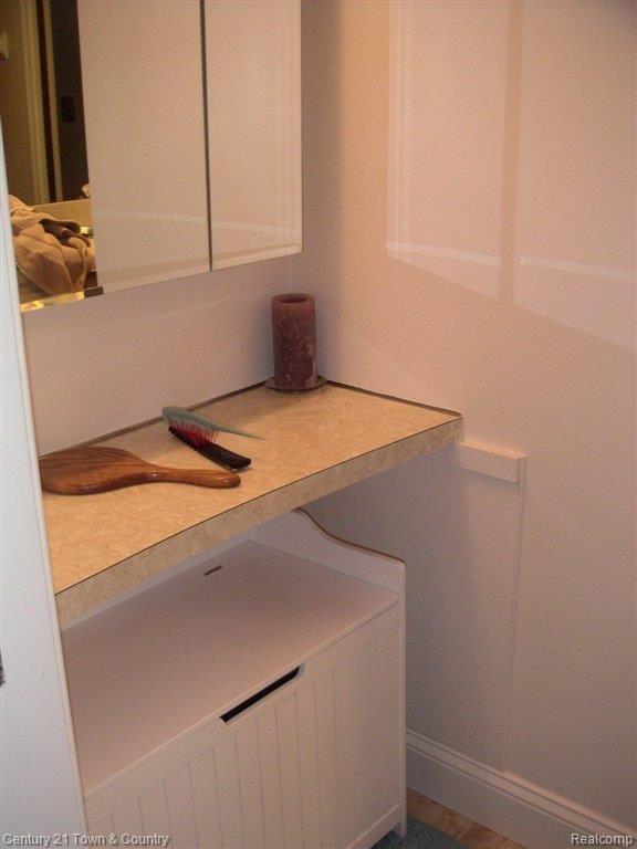 3511 Crooks Road Royal Oak, MI 48073 - Photo 15 of 26 12Jack&JillBathDressingCounter.J