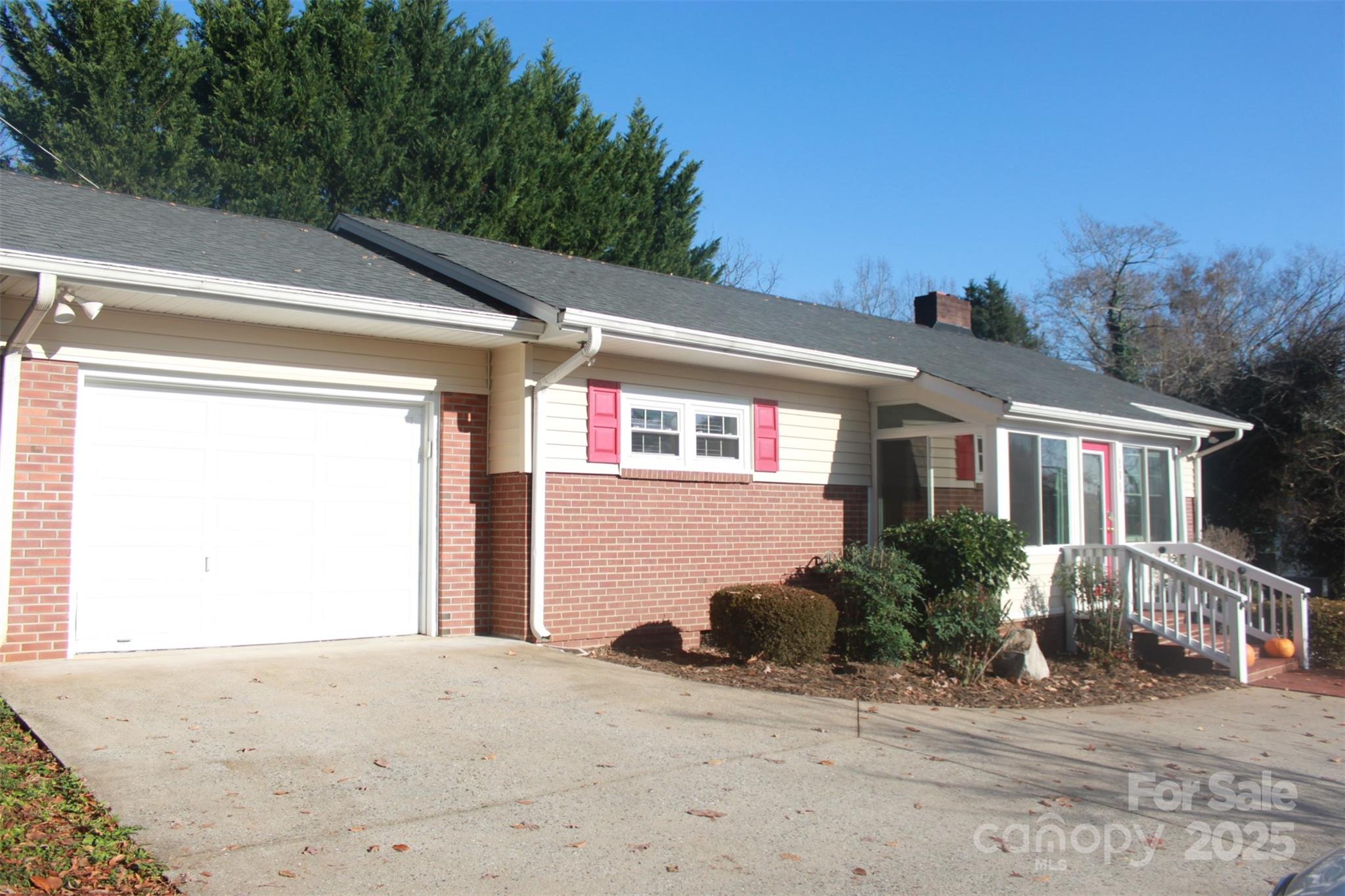 284 Maple Street Rutherfordton, NC 28139 - Photo 2 of 48 Gallery Image 2
