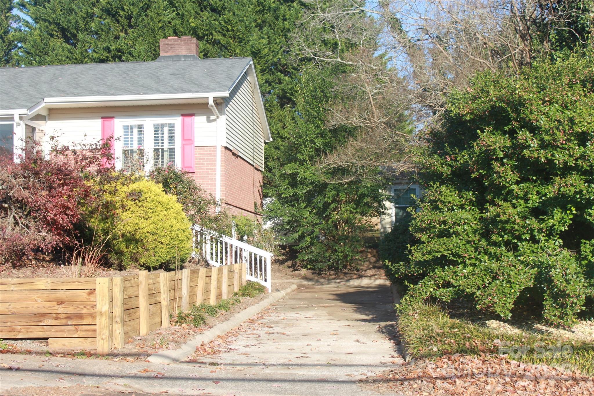 284 Maple Street Rutherfordton, NC 28139 - Photo 4 of 48 Gallery Image 4