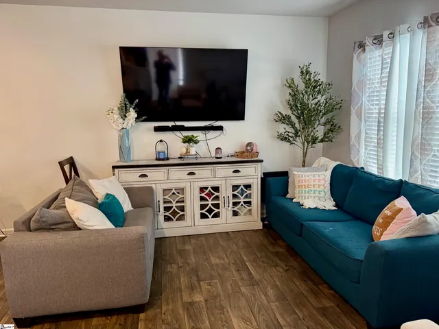 $235,000 | 320 Sea Isle Place, Greer, SC 29650