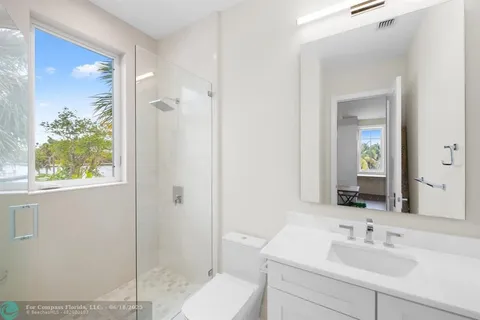 $5,695,000 | 2746 Northeast 18th Street, Fort Lauderdale, FL 33305