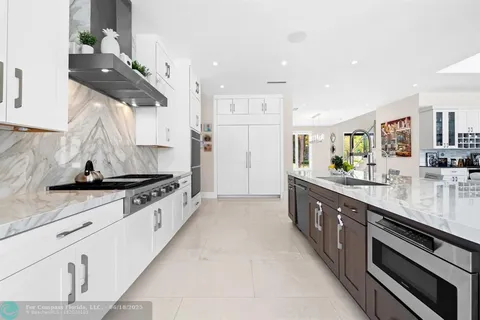 $5,695,000 | 2746 Northeast 18th Street, Fort Lauderdale, FL 33305