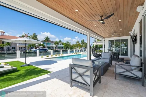 $5,695,000 | 2746 Northeast 18th Street, Fort Lauderdale, FL 33305