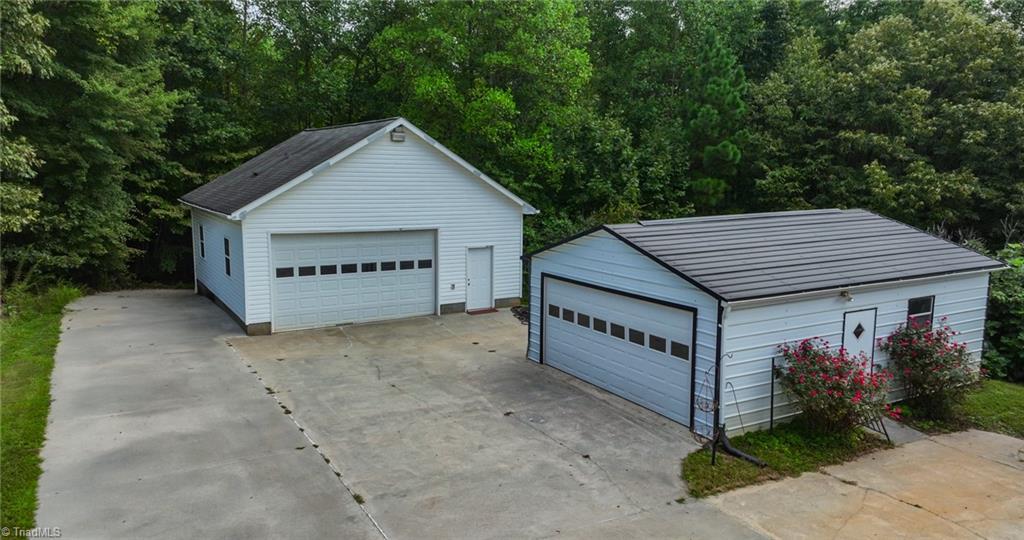 5069 Wilkes Yadkin Road Ronda, NC 28670 - Photo 8 of 37 Gallery Image 8