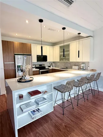 $6,200 | 101 Ocean Ln Drive, Unit 4011, Key Biscayne, FL 33149