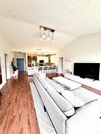 $6,200 | 101 Ocean Ln Drive, Unit 4011, Key Biscayne, FL 33149