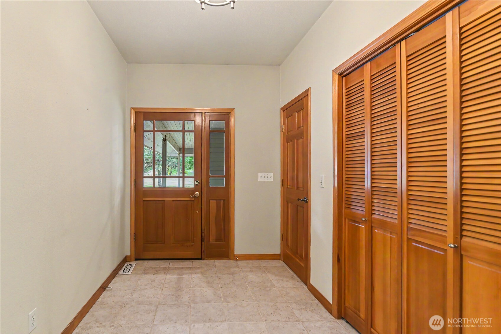 13420 Mima Road Southwest Olympia, WA 98512 - Photo 5 of 36 Gallery Image 5