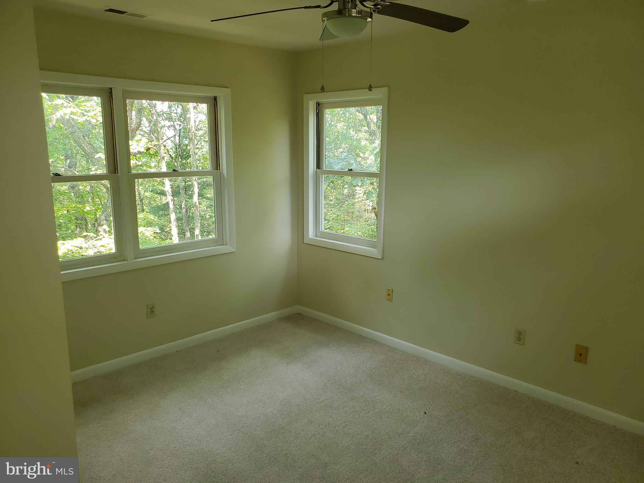 2832 Highland Ridge Road Berkeley Springs, WV 25411 - Photo 12 of 27 Gallery Image 12